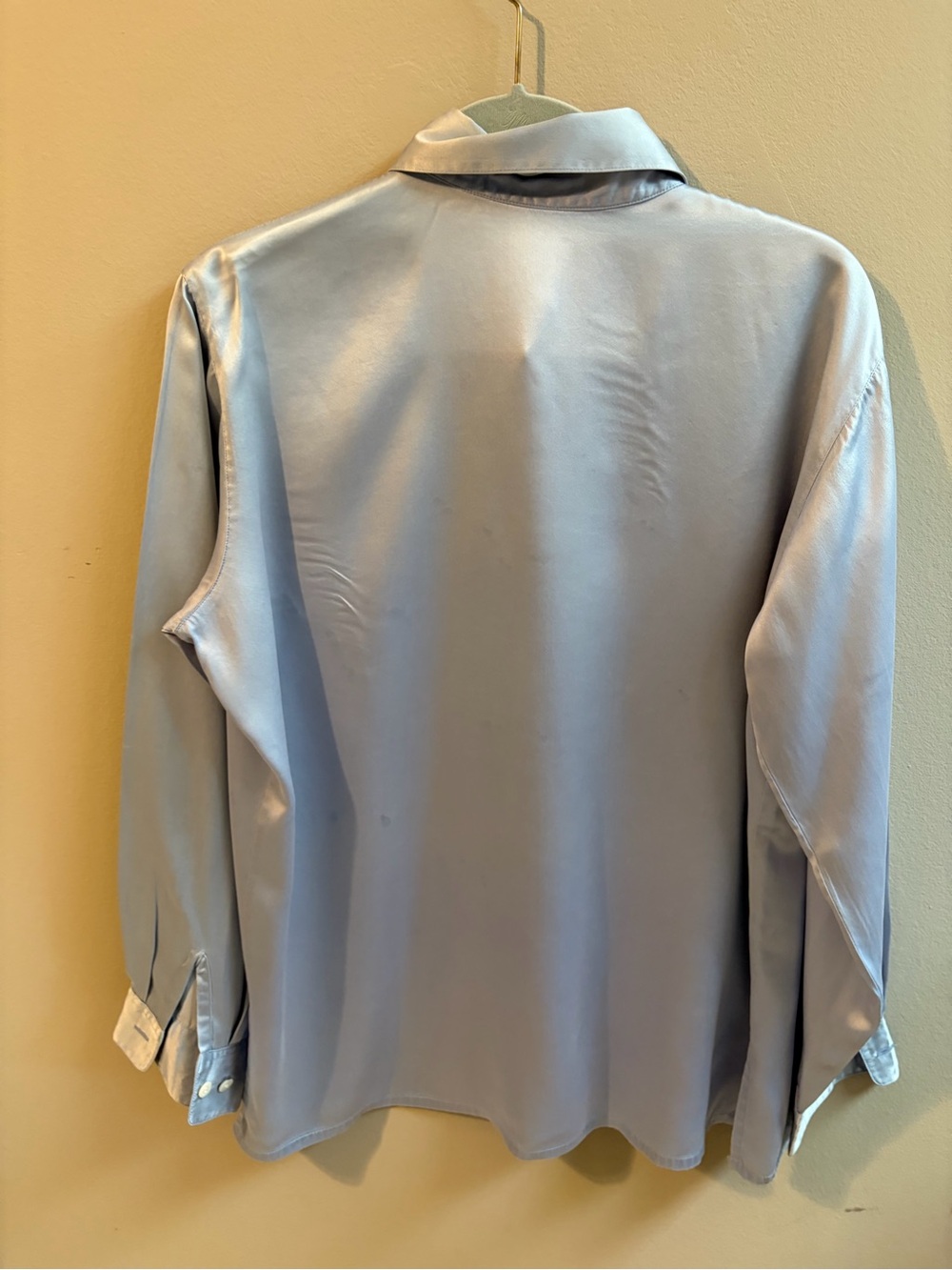 Vortre Nom Light Blue women’s hundred percent silk blouse
#0042 - Picture 3 of 3